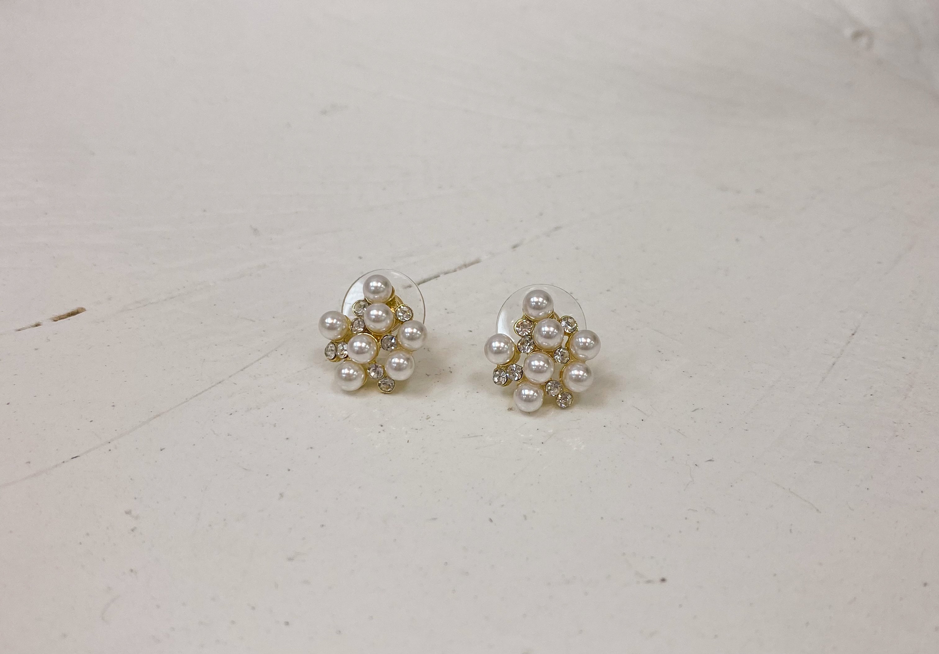 PEARL CLUSTER EARRING